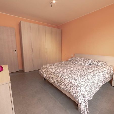 El Jardin Apartment Bellano Exterior photo